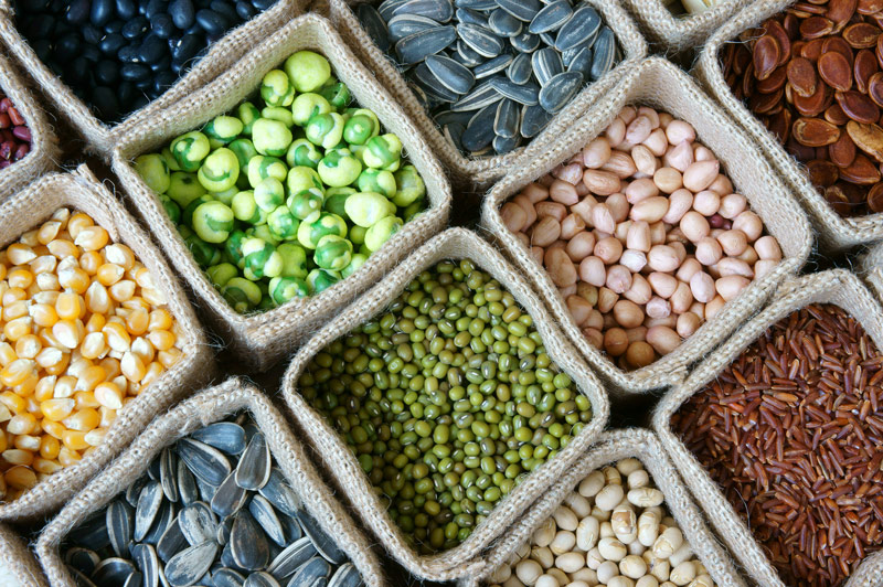 Containers of legumes for healthy food medicine